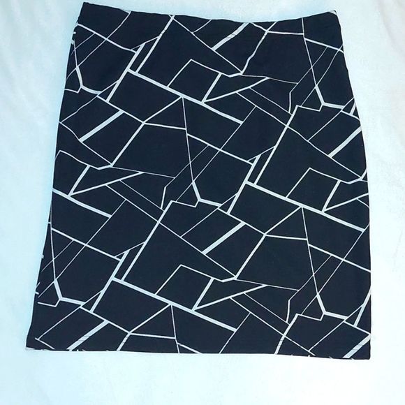 New Geometric Plus Skirt - Picture 1 of 1